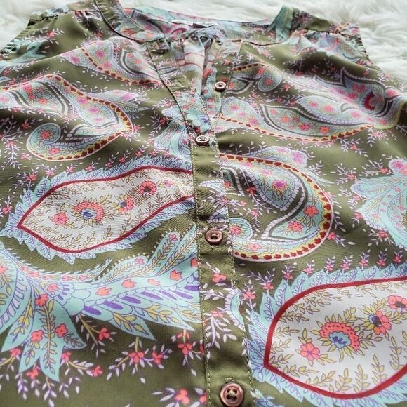 AMERICAN EAGLE Paisley V-Neck Button Down … - Picture 3 of 4